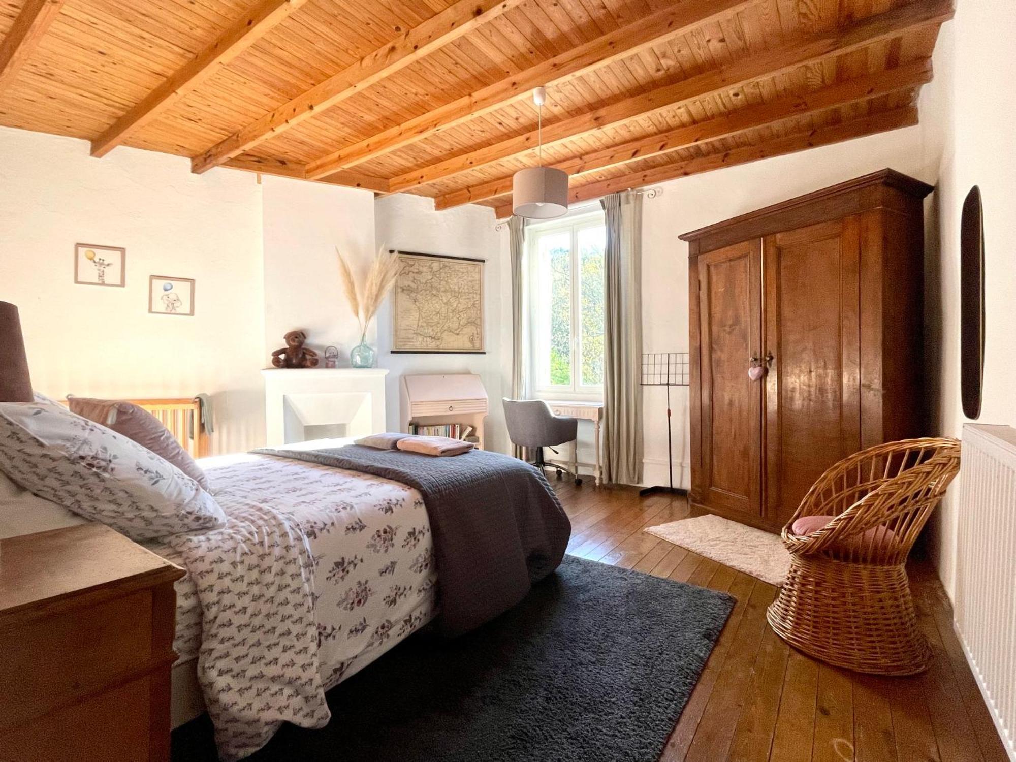 Les Régniers - 1 gîte x4 à 6 et 1 gîte x8 - à réserver ensemble ou séparément Eynesse Extérieur photo