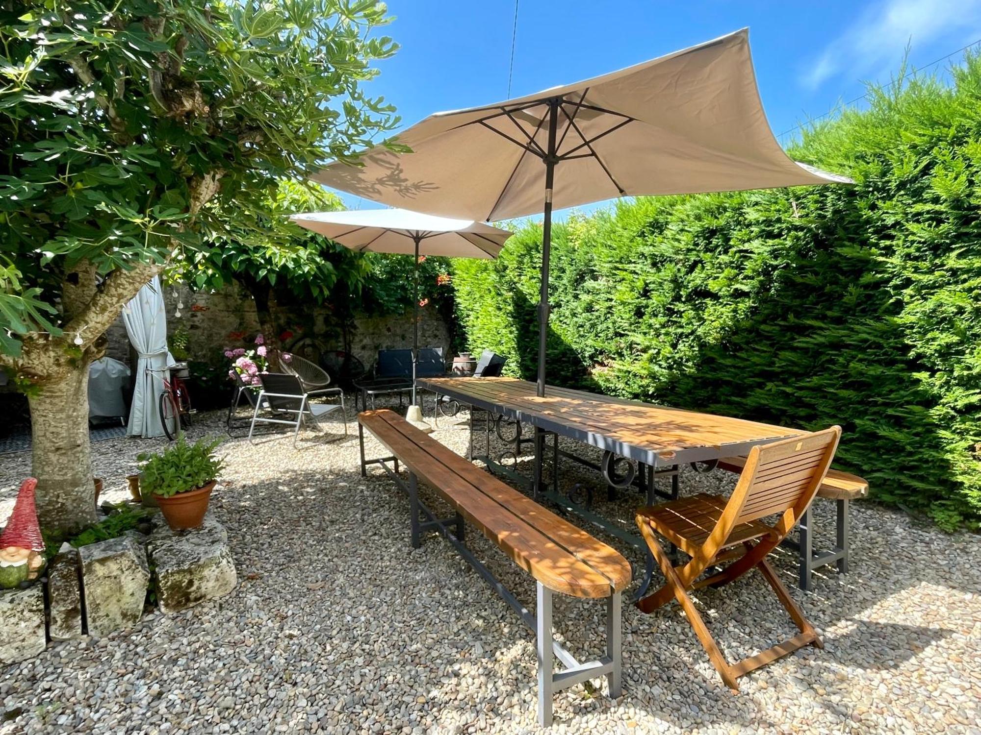 Les Régniers - 1 gîte x4 à 6 et 1 gîte x8 - à réserver ensemble ou séparément Eynesse Extérieur photo